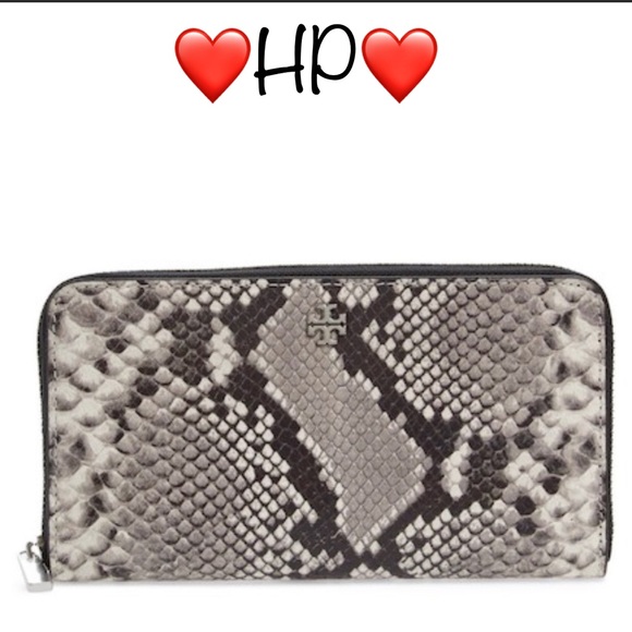 Tory Burch Handbags - ⭐️LAST ONE⭐️Tory Burch Robinson Leather Wallet